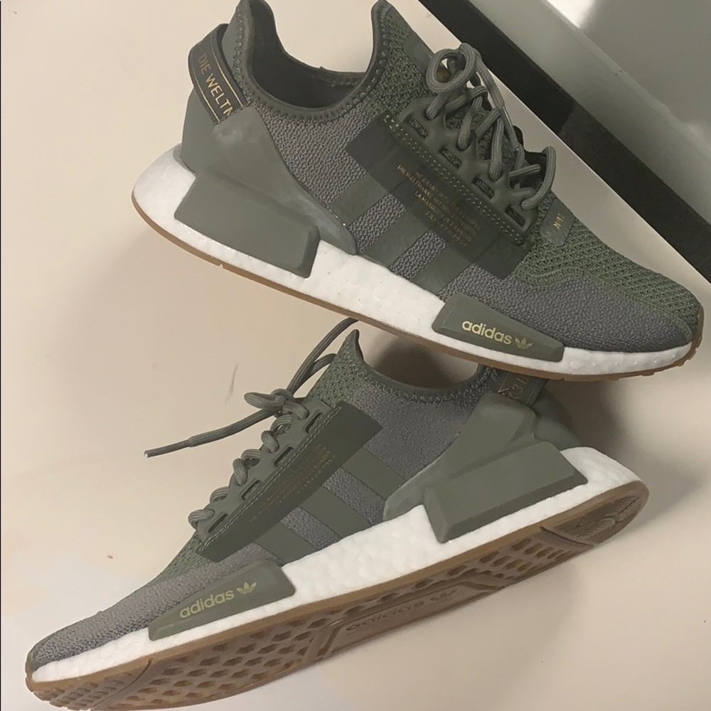 NEW adidas originals NMD R1.V2